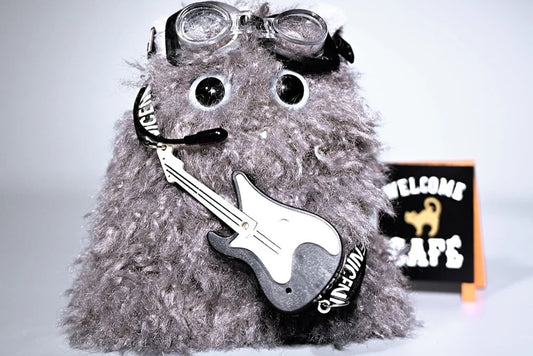 NOT BOYFRIEND: When the "Commander" Meets "Amber Sandalwood" – The Rational Balance of Power and Warmth